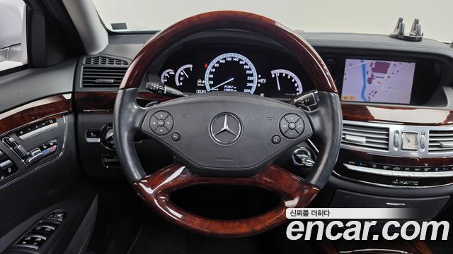Mercedes-Benz S-Class 2011 — photo 13