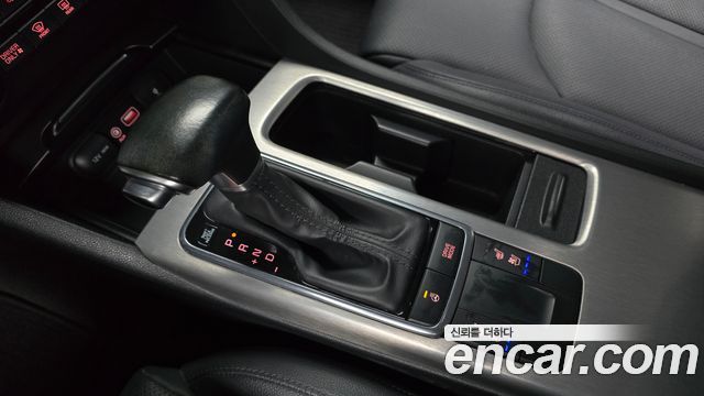 Kia K5 2016 — photo 12