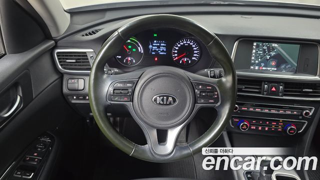 Kia K5 2016 — photo 18