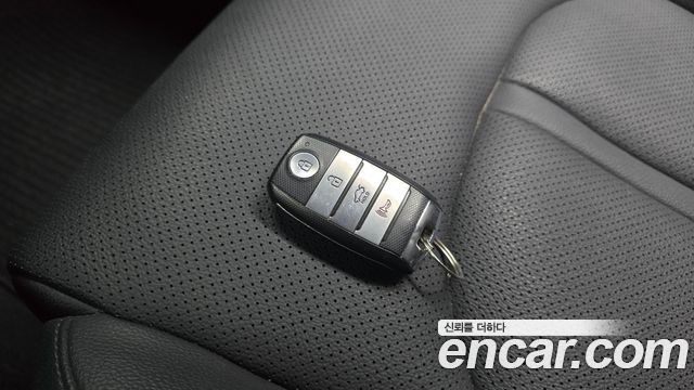 Kia K5 2016 — photo 22