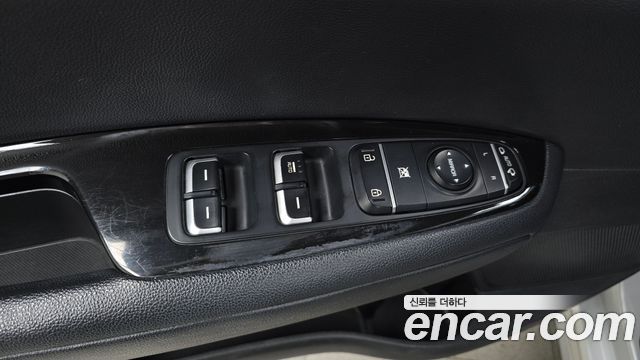 Kia K5 2016 — photo 23