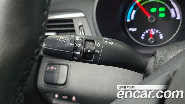 Kia K5 2016 — photo 26