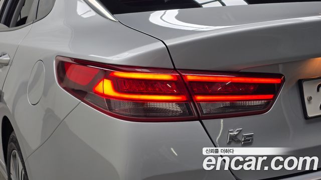 Kia K5 2016 — photo 9