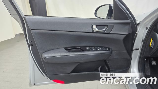 Kia K5 2016 — photo 14