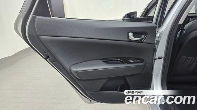 Kia K5 2016 — photo 15