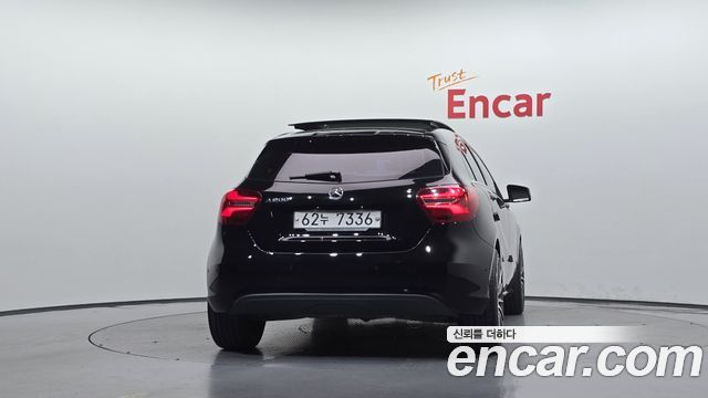 Mercedes-Benz A-Class 2017 — photo 4