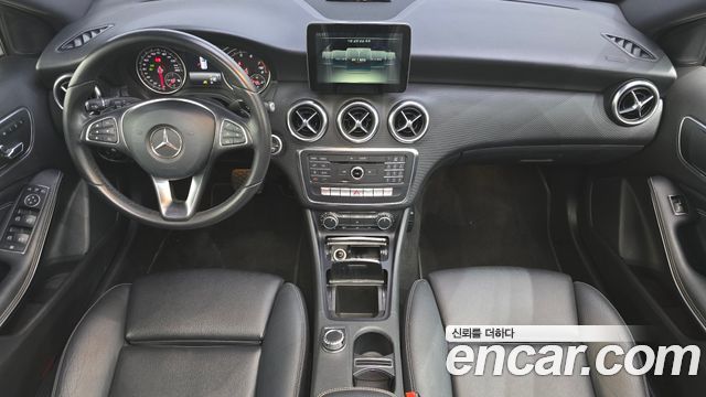 Mercedes-Benz A-Class 2017 — photo 7