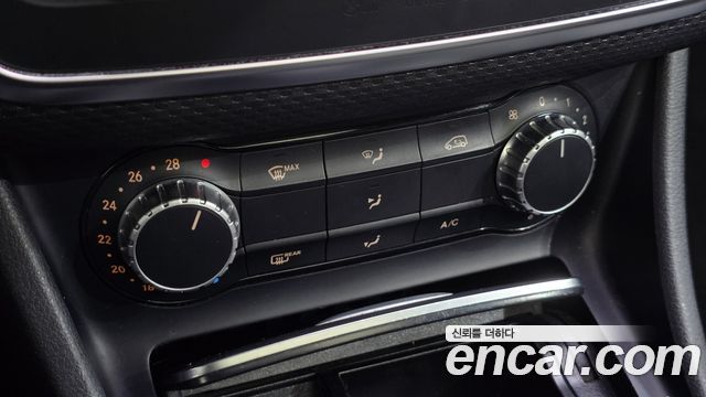 Mercedes-Benz A-Class 2017 — photo 13