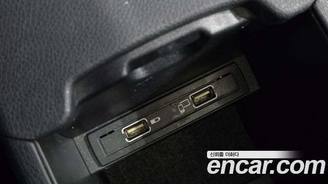 Mercedes-Benz A-Class 2017 — photo 14