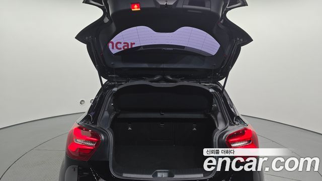 Mercedes-Benz A-Class 2017 — photo 20