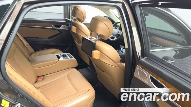 Genesis G80 2017 — photo 11