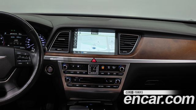 Genesis G80 2017 — photo 14