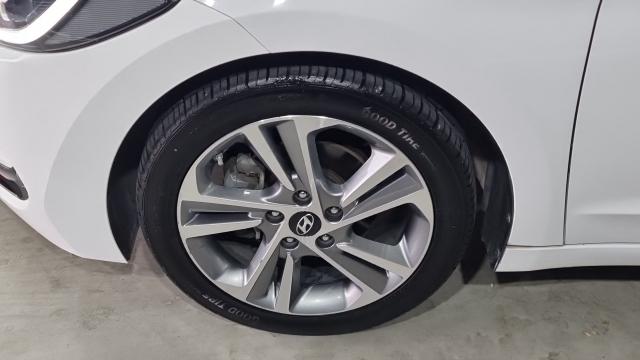 Hyundai AVANTE 2017 — photo 5