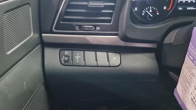 Hyundai AVANTE 2017 — photo 18