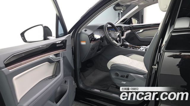 Volkswagen Touareg 2026 — photo 10