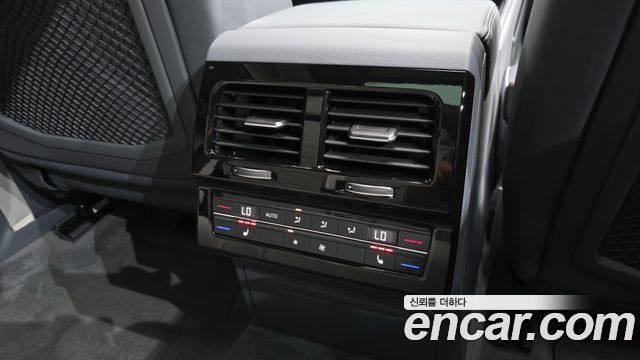 Volkswagen Touareg 2026 — photo 19