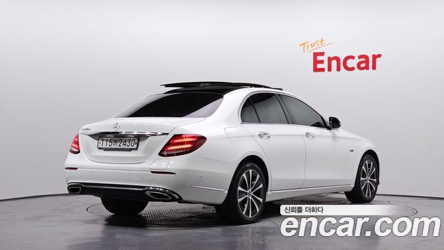 Mercedes-Benz E-Class 2019 — photo 2