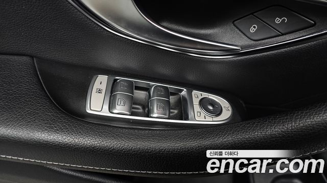 Mercedes-Benz E-Class 2019 — photo 25