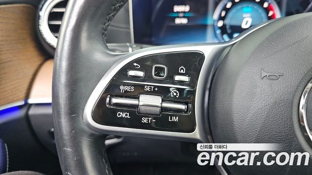 Mercedes-Benz E-Class 2019 — photo 26