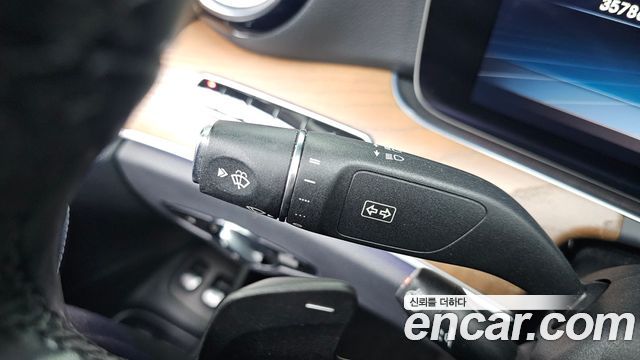 Mercedes-Benz E-Class 2019 — photo 30