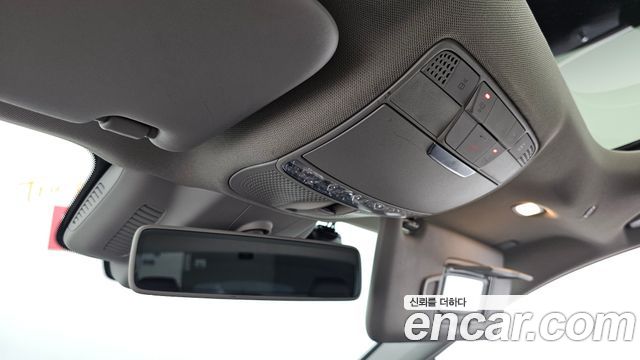 Mercedes-Benz E-Class 2019 — photo 32