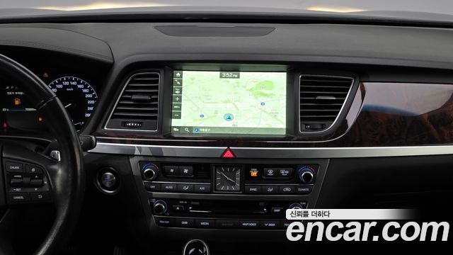 Hyundai Genesis 2016 — photo 14
