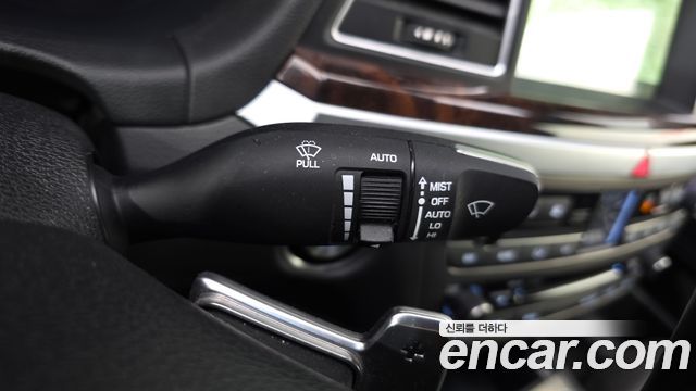 Hyundai Genesis 2016 — photo 18
