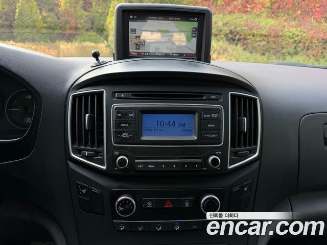 Hyundai Starex 2019 — photo 10