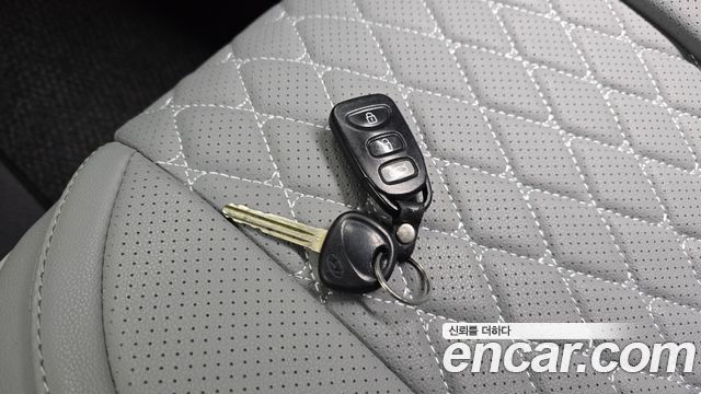 Hyundai AVANTE 2008 — photo 17