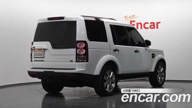 Land Rover Discovery 2016 — photo 2