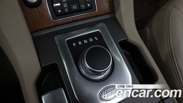 Land Rover Discovery 2016 — photo 9