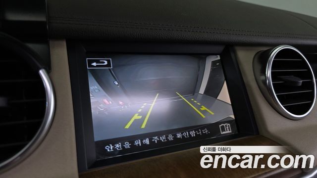 Land Rover Discovery 2016 — photo 15