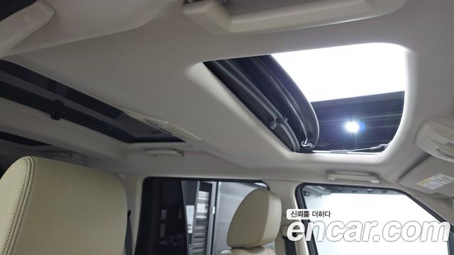Land Rover Discovery 2016 — photo 18
