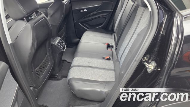Peugeot 3008 2018 — photo 16