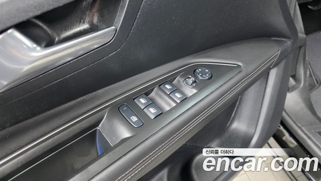 Peugeot 3008 2018 — photo 27