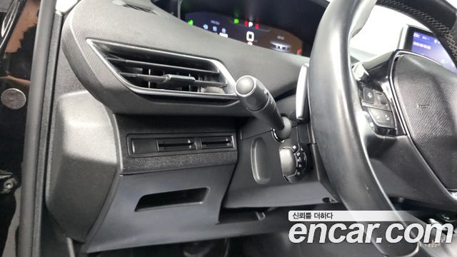 Peugeot 3008 2018 — photo 33