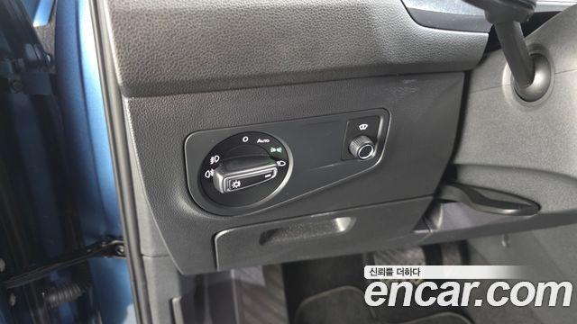 Volkswagen Tiguan 2020 — photo 28