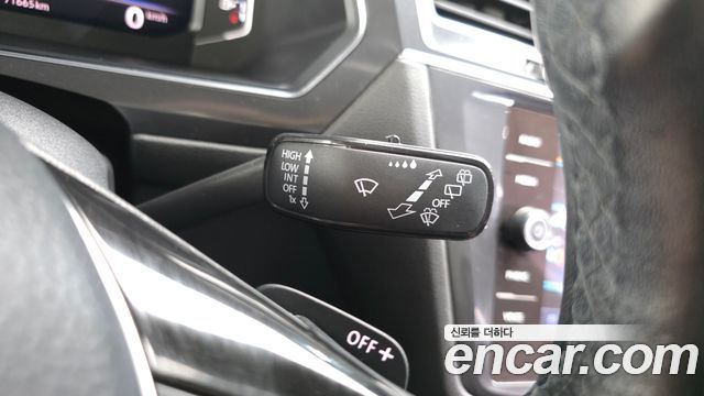 Volkswagen Tiguan 2020 — photo 33