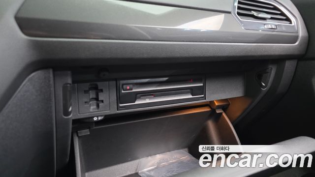 Volkswagen Tiguan 2020 — photo 34