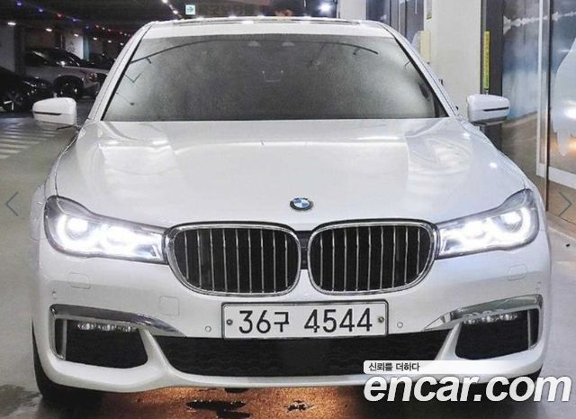 BMW 7-Series 2018 — photo 2