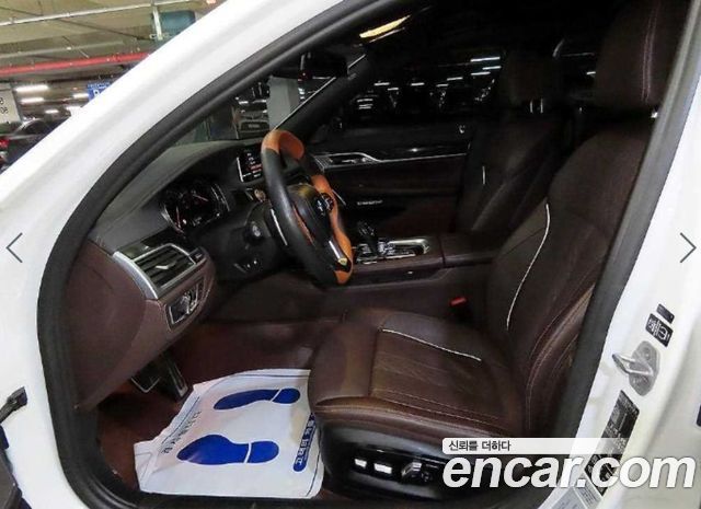 BMW 7-Series 2018 — photo 6