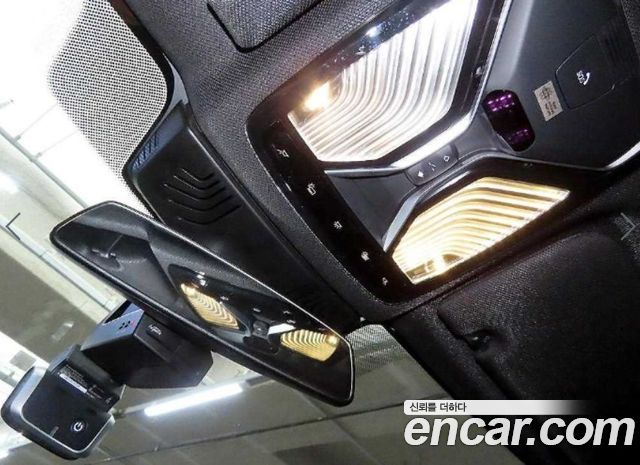 BMW 7-Series 2018 — photo 14