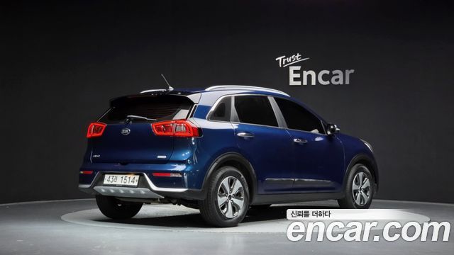 Kia Niro 2018 — photo 2