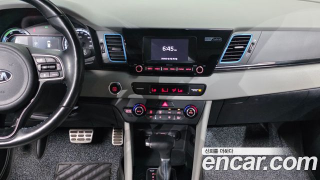 Kia Niro 2018 — photo 20