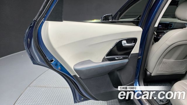 Kia Niro 2018 — photo 15