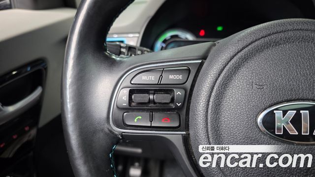 Kia Niro 2018 — photo 30
