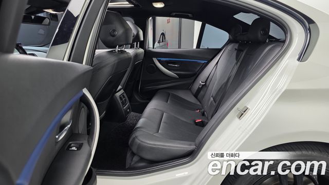BMW 3-Series 2017 — photo 12