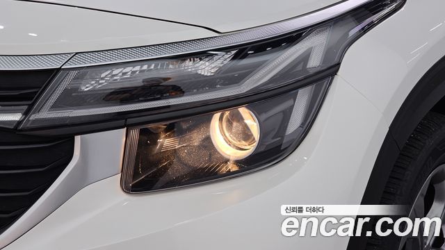 Kia Seltos 2023 — photo 8