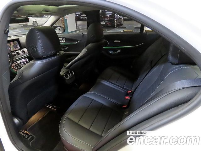 Mercedes-Benz E-Class 2017 — photo 7