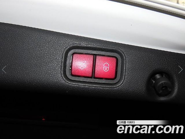 Mercedes-Benz E-Class 2017 — photo 16
